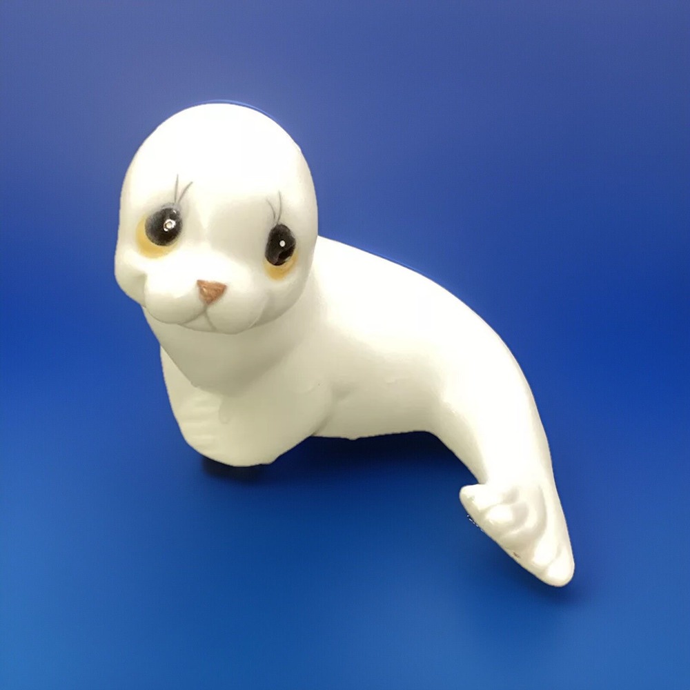 Vtg Oxford White Ceramic Seal Figurine 4" x 3.75" Tall Made in Mexico Precious